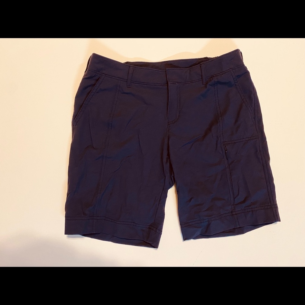 EUC Women’s Athleta Bermuda Shorts SZ 6 Navy